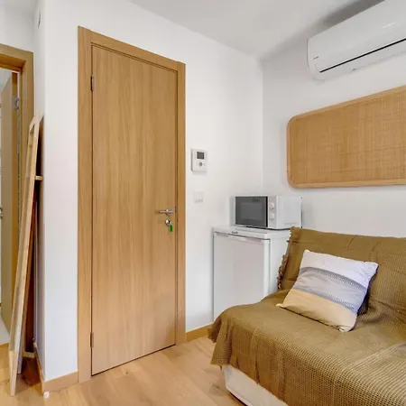 Modern Cocoon In Santos W Ac | By Airnest * Лиссабон