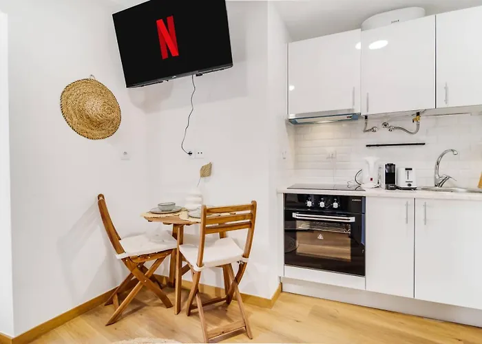 Modern Cocoon In Santos W Ac | By Airnest Apartament